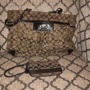 Coach purse with wristlet